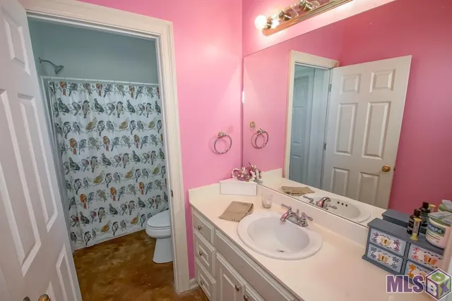 $430,000 | 8614 R Dawes Drive, Denham Springs, LA 70706