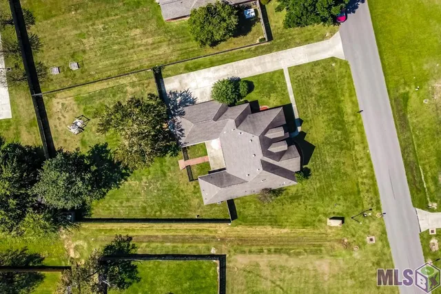 $430,000 | 8614 R Dawes Drive, Denham Springs, LA 70706