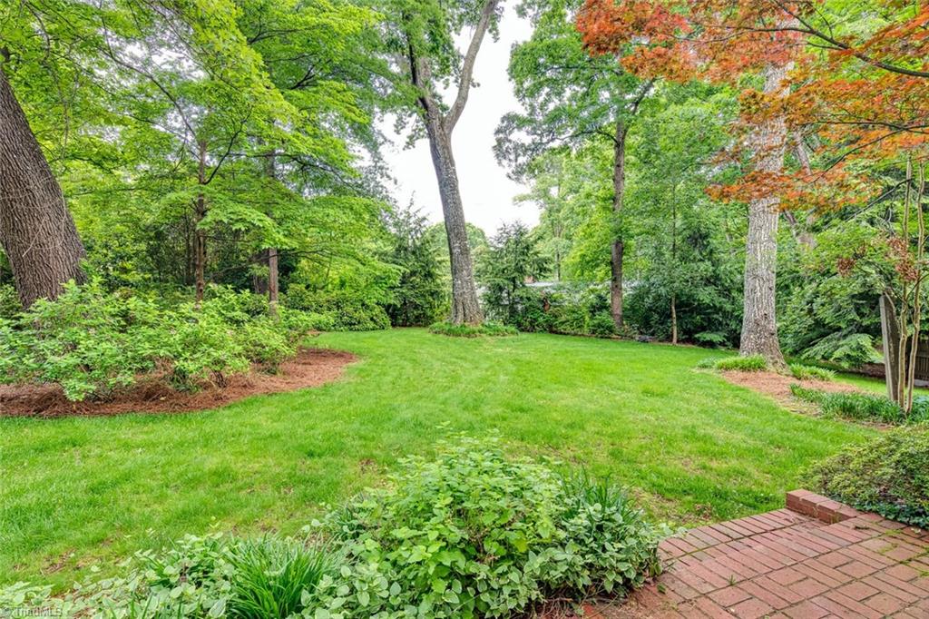 1161 Huntingdon Road Winston-Salem, NC 27104 - Photo 5 of 22 Gallery Image 5