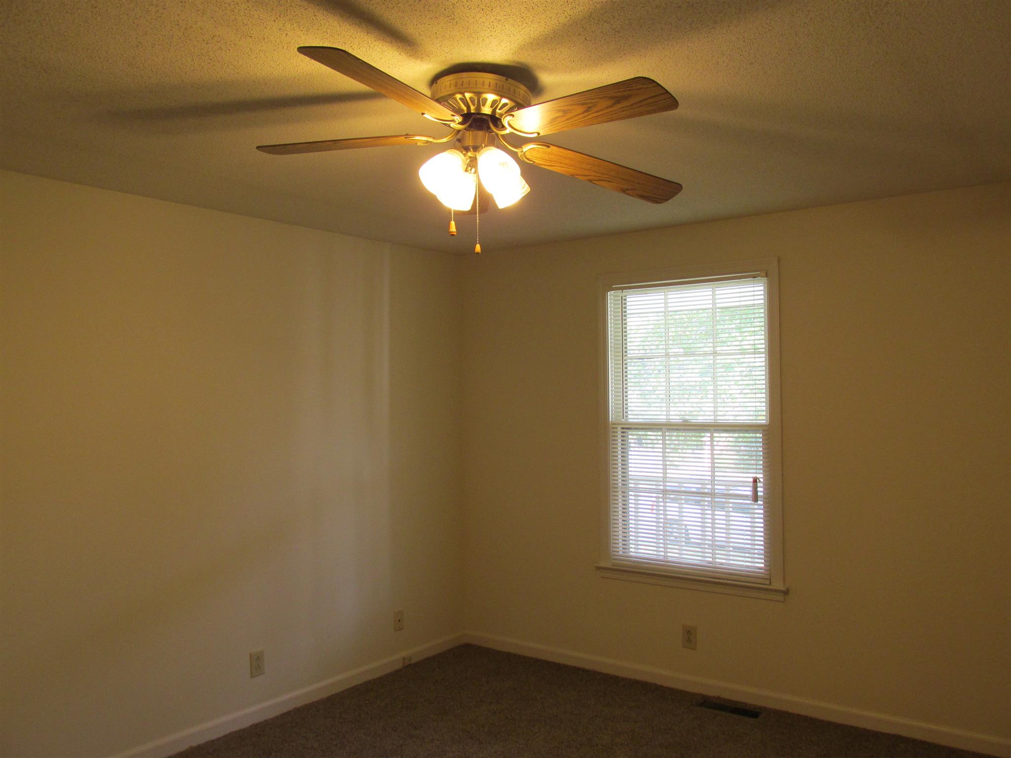1334 Sun Valley Road Clarksville, TN 37040 - Photo 15 of 29 Gallery Image 15