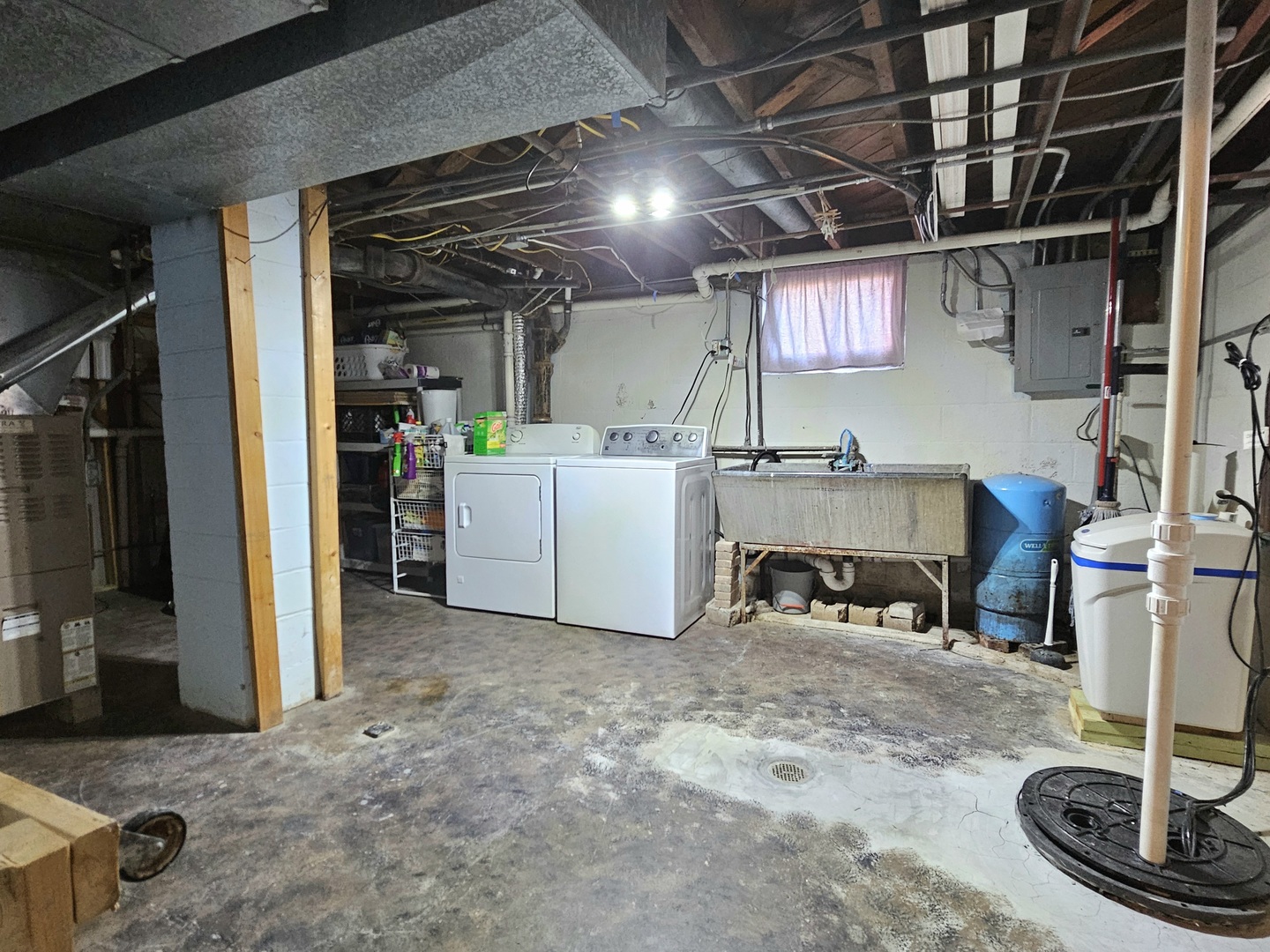 122 South Park Road Joliet, IL 60433 - Photo 16 of 19 a view of storage and utility room