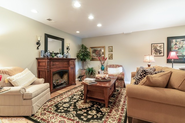 9801 Gross Point Road, Unit 206 Skokie, IL 60076 - Photo 3 of 14