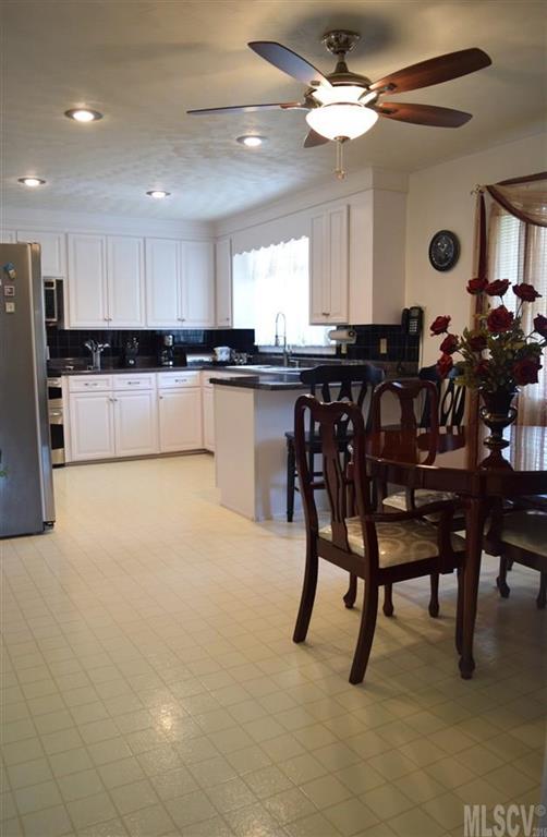 5074 Harris Farm Road Hickory, NC 28602 - Photo 12 of 17 Gallery Image 12