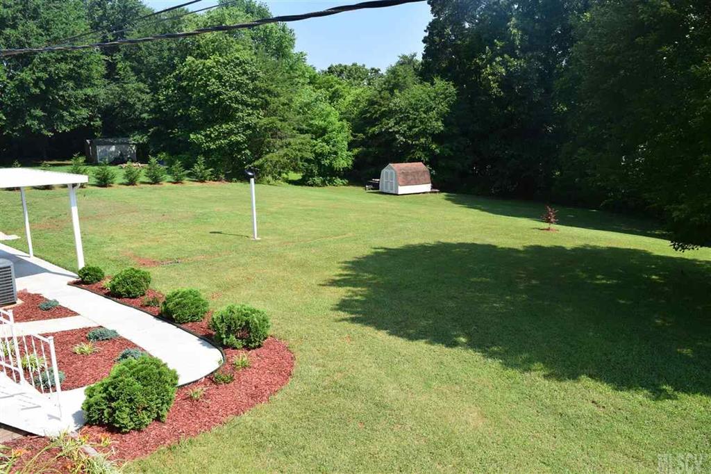 5074 Harris Farm Road Hickory, NC 28602 - Photo 8 of 17 Gallery Image 8