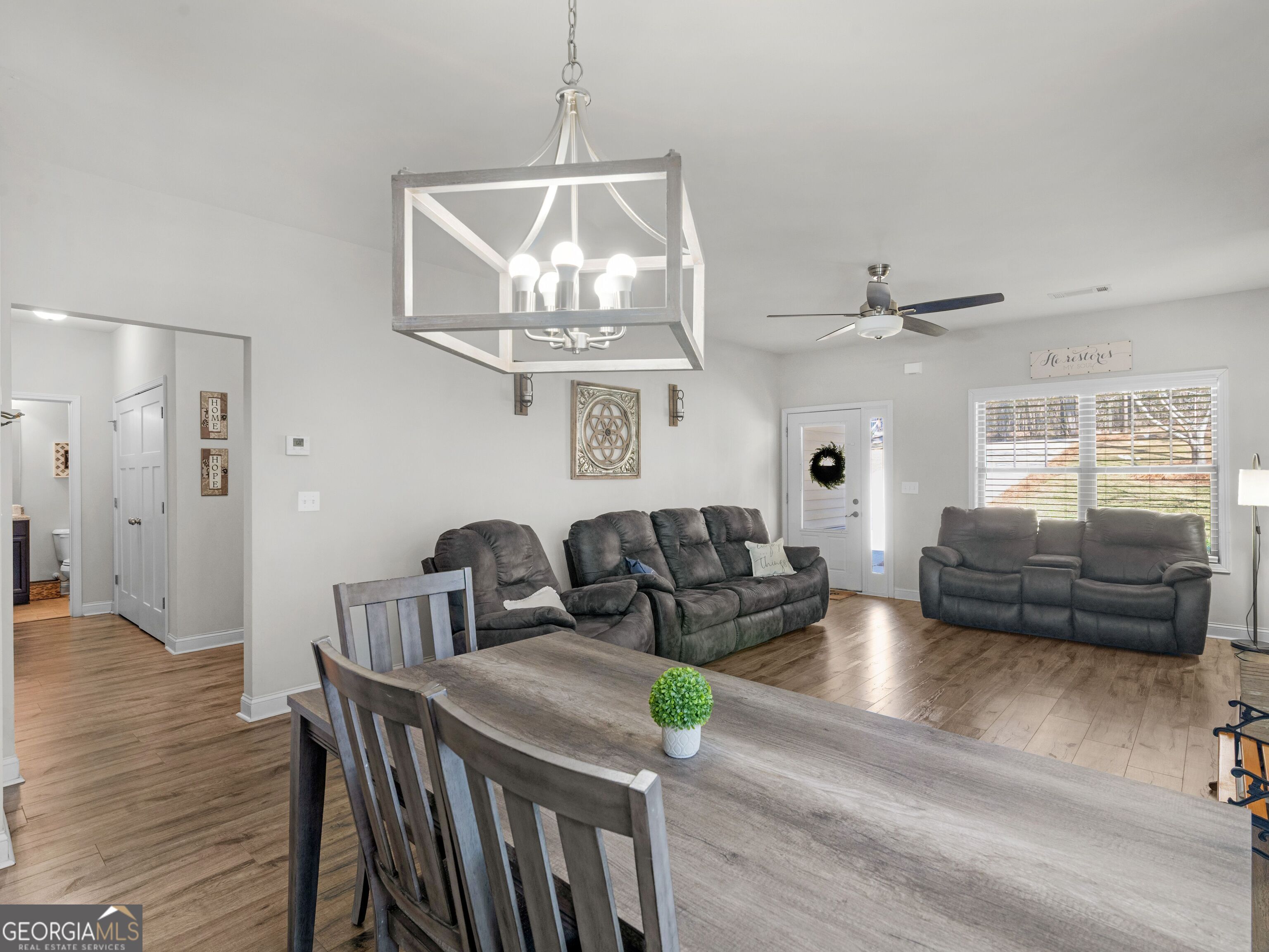 57 Partridge Court Monticello, GA 31064 - Photo 13 of 47 a living room with furniture