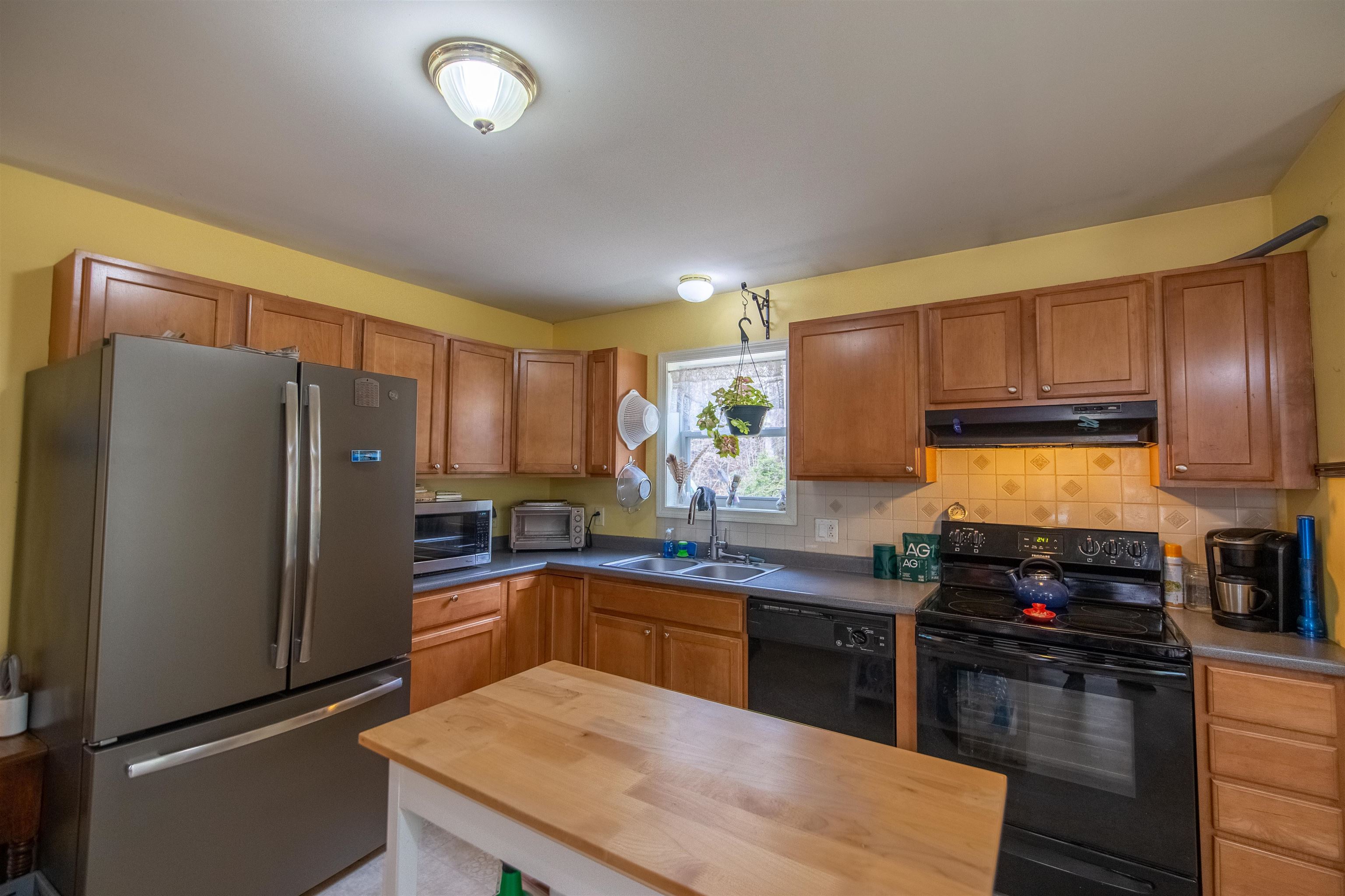 409 Depot Road Tamworth, NH 03817 - Photo 6 of 40 Gallery Image 6
