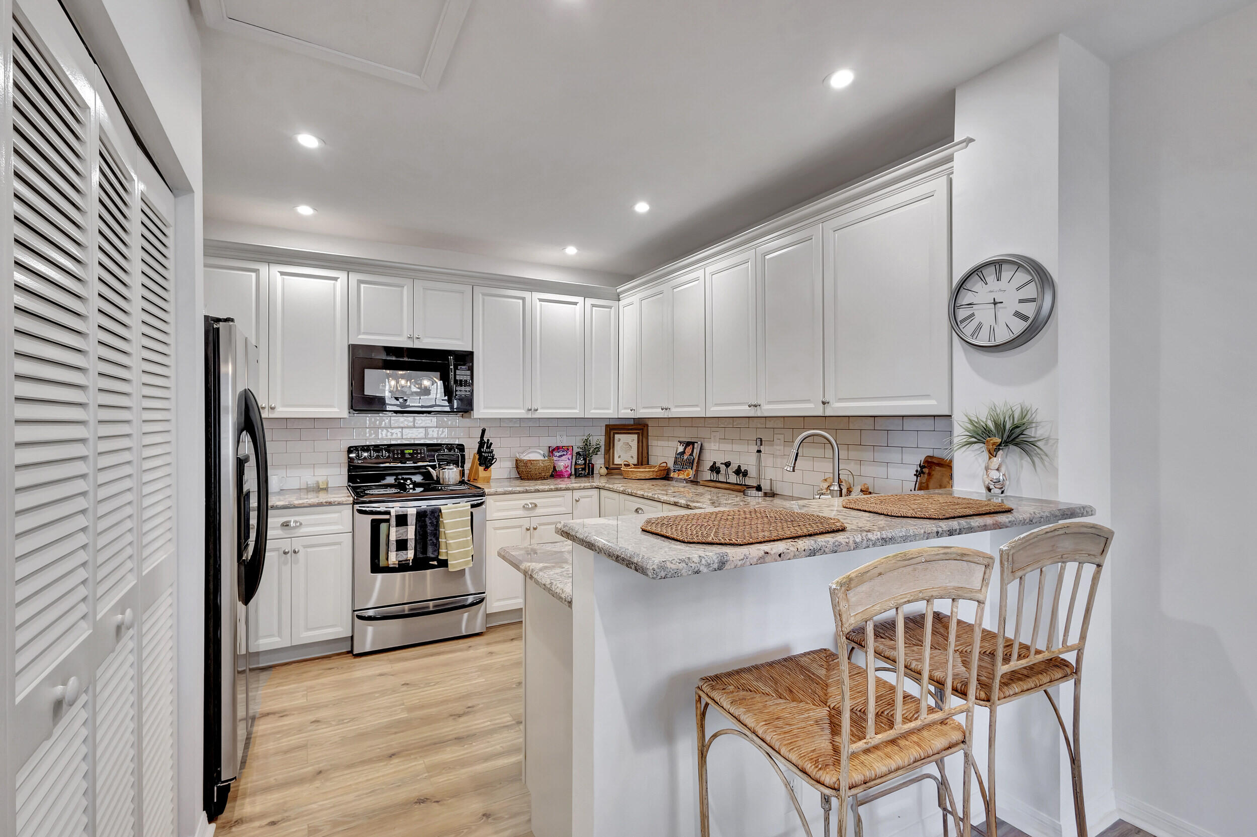 303 Mainsail Circle Jupiter, FL 33477 - Photo 12 of 59 Kitchen
