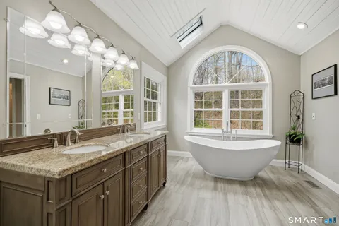 $1,125,000 | 40 Deer Hill Road, Redding, CT 06896