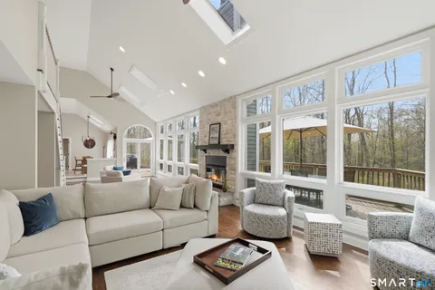 $1,125,000 | 40 Deer Hill Road, Redding, CT 06896