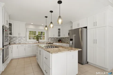 $1,125,000 | 40 Deer Hill Road, Redding, CT 06896