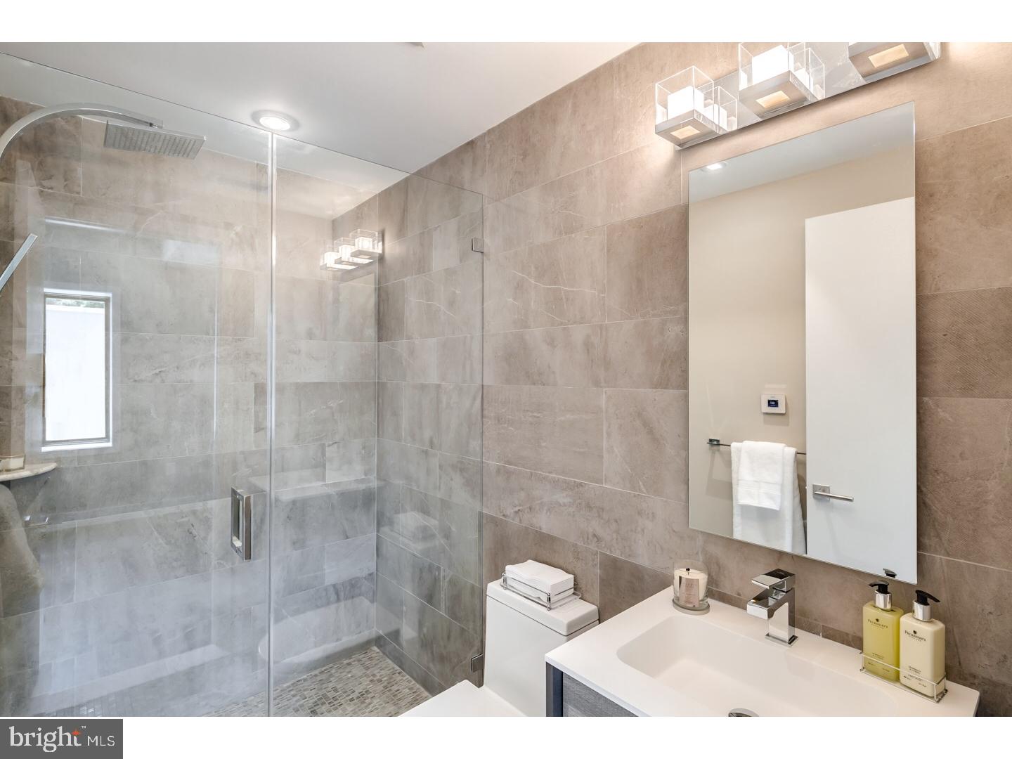 308 North 2nd Street Philadelphia, PA 19106 - Photo 14 of 17