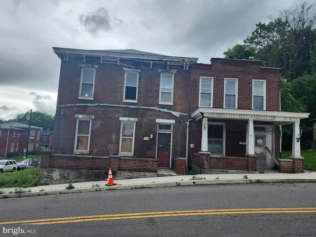 a view of a brick building