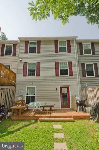 6505 Field Master Drive Springfield, VA 22152 - Photo 14 of 25 Exterior (Rear)