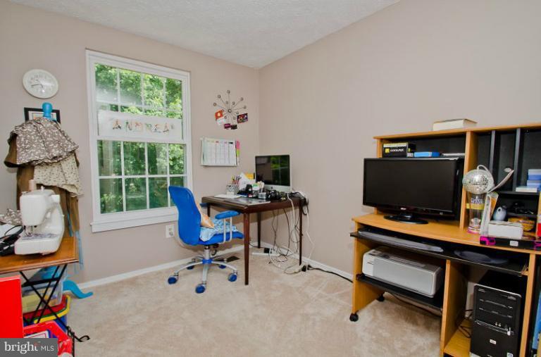 6505 Field Master Drive Springfield, VA 22152 - Photo 16 of 25 Bedroom