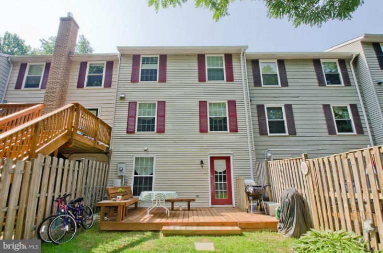 6505 Field Master Drive Springfield, VA 22152 - Photo 20 of 25 Exterior (Rear)