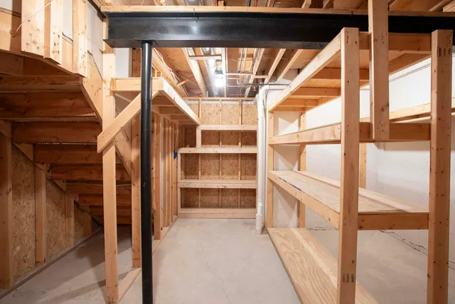 $250,000 | 34262 Birchway Circle, Sterling Heights, MI 48312