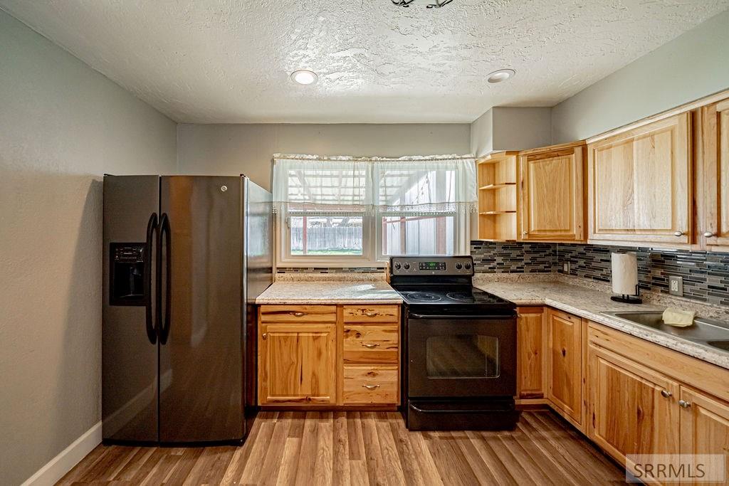 1040 Everett Avenue Pocatello, ID 83201 - Photo 12 of 37