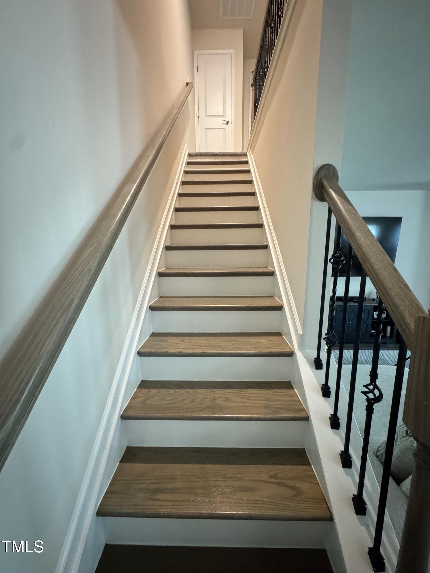 422 Notre Dame Drive Durham, NC 27713 - Photo 12 of 26 a view of entryway