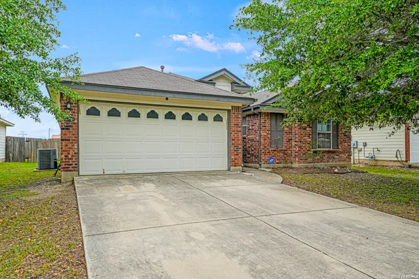$1,695 | 8411 Favero Cove, Converse, TX 78109