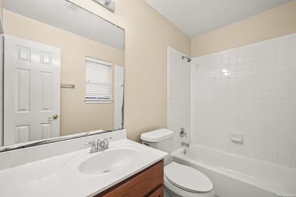 $1,695 | 8411 Favero Cove, Converse, TX 78109