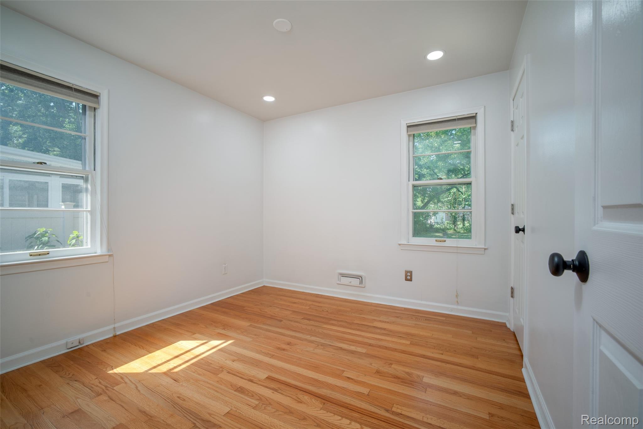2731 Crooks Road Royal Oak, MI 48073 - Photo 14 of 33 14.jpg