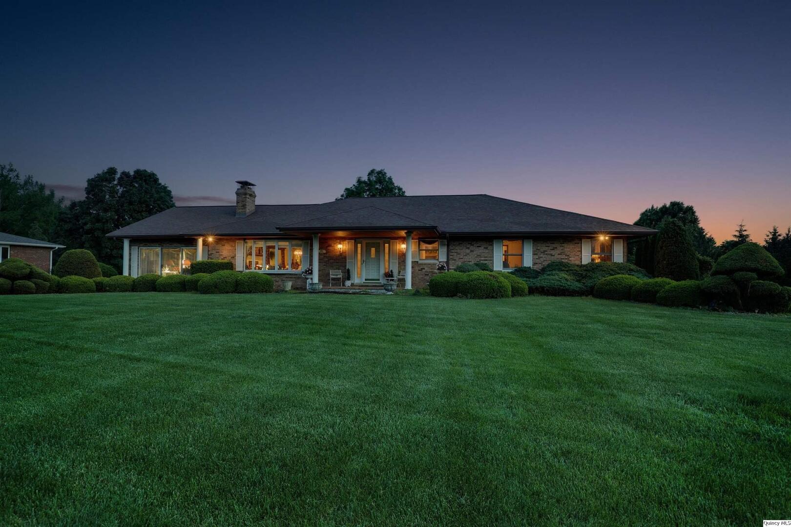630 Spring Lake Drive Quincy, IL 62305 - Photo 3 of 13