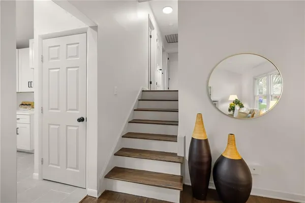 $390,000 | 8813 West 90th Terrace, Overland Park, KS 66212