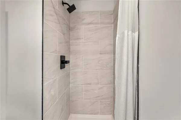 $390,000 | 8813 West 90th Terrace, Overland Park, KS 66212