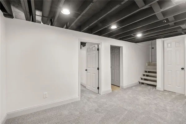 $390,000 | 8813 West 90th Terrace, Overland Park, KS 66212