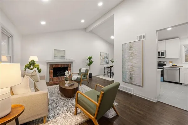 $390,000 | 8813 West 90th Terrace, Overland Park, KS 66212