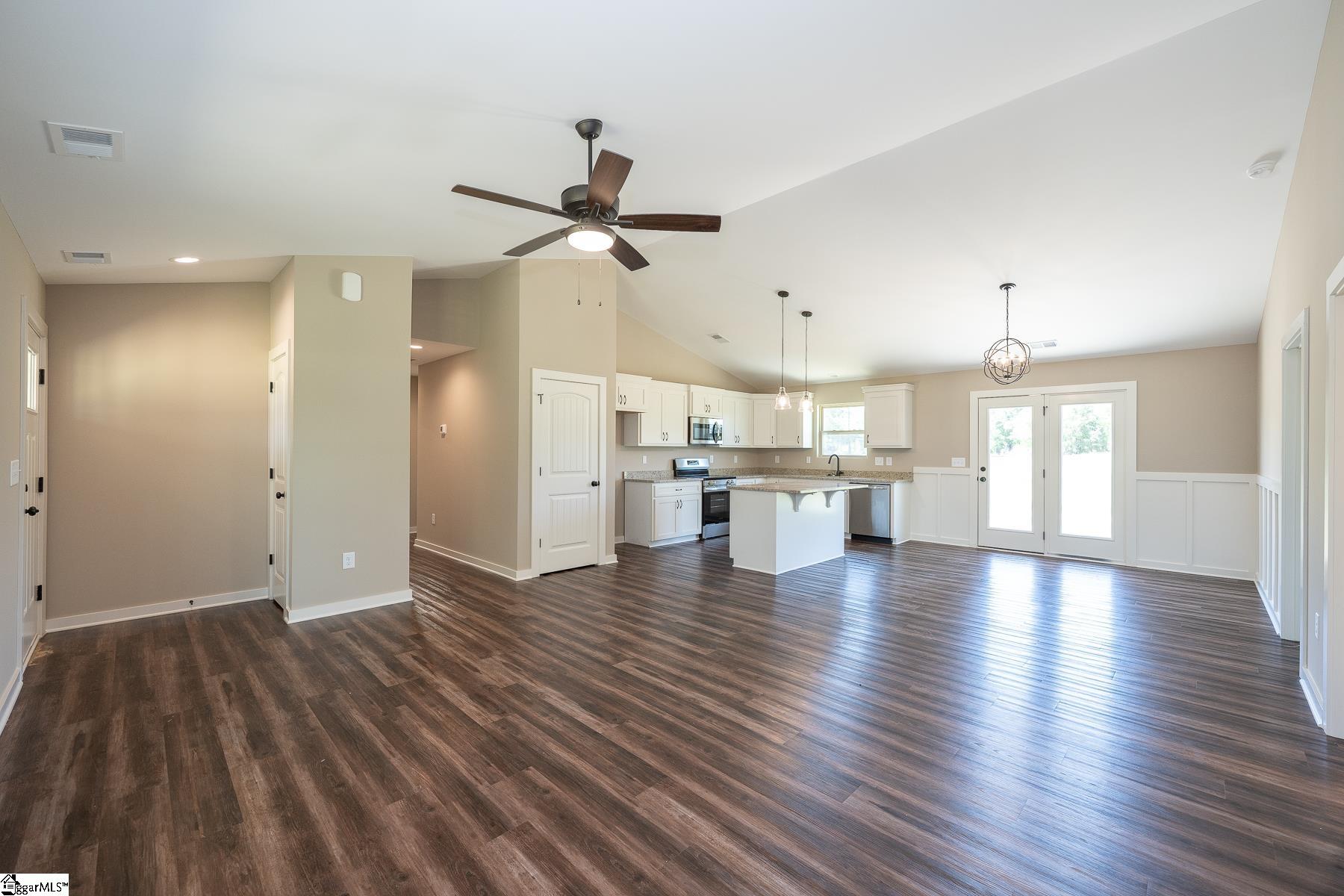 62 Lollis Road Laurens, SC 29360 - Photo 4 of 23