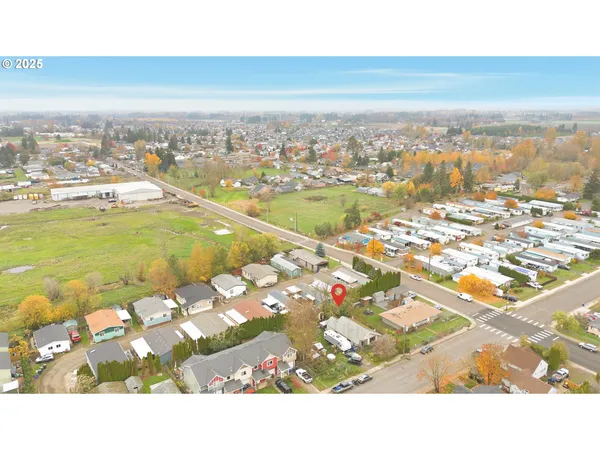 $300,000 | 416 Kennel Avenue, Molalla, OR 97038