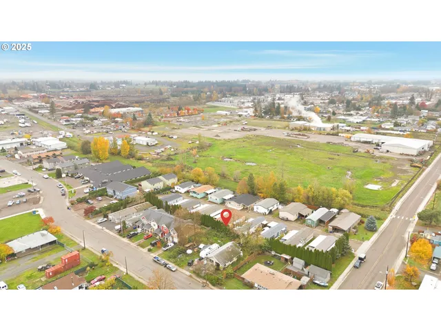 $300,000 | 416 Kennel Avenue, Molalla, OR 97038