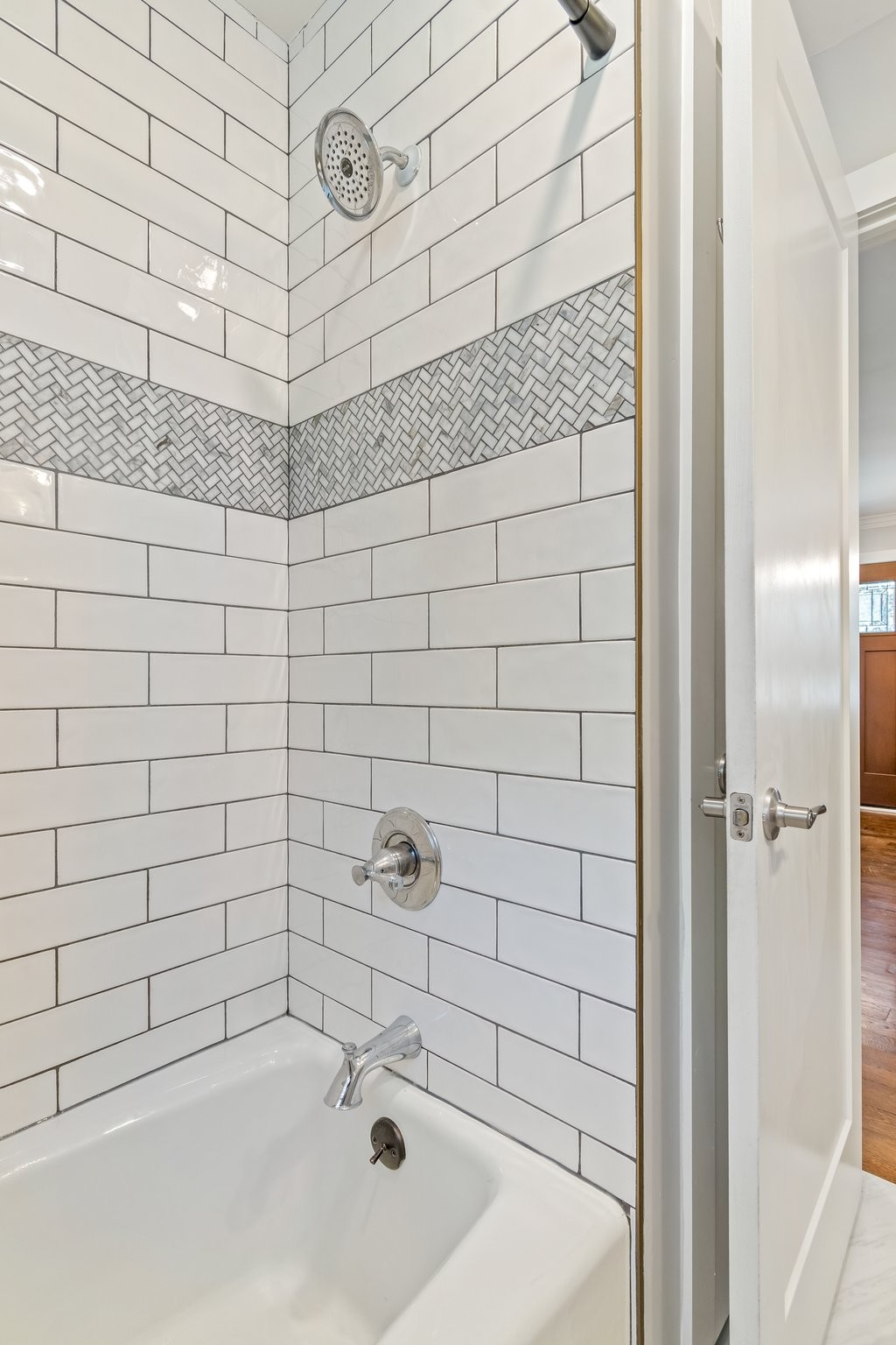 884 Kipling Drive Nashville, TN 37217 - Photo 20 of 40 a bathroom with a bathtub and shower