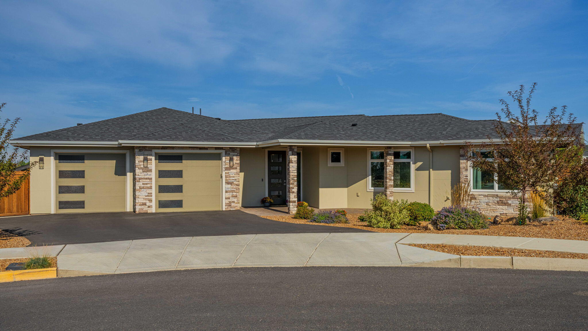4549 Southwest Zenith Point Court Redmond, OR 97756 - Photo 2 of 46 02