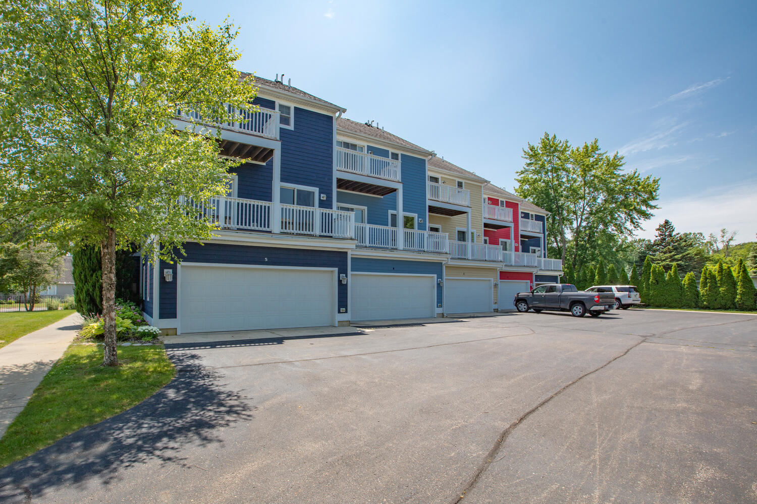 5540 Johnson Road, Unit 5 Coloma, MI 49038 - Photo 3 of 7 5540 Johnson Rd 5 Coloma MI-large-004-04