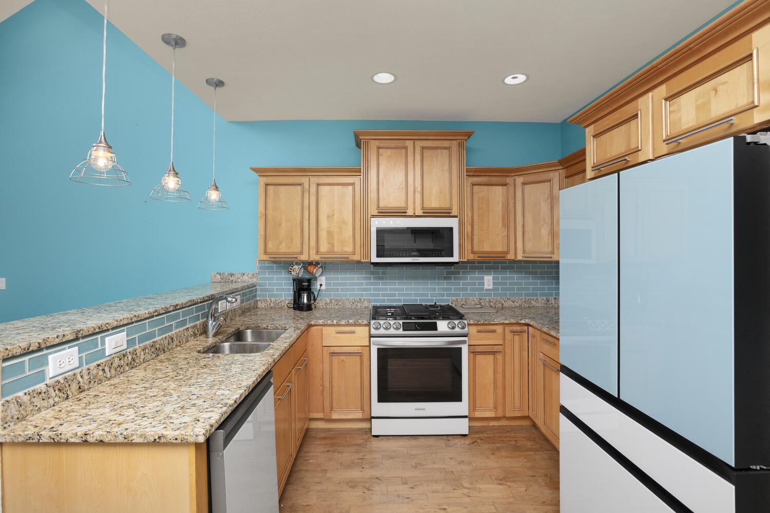 5540 Johnson Road, Unit 5 Coloma, MI 49038 - Photo 5 of 7 5540 Johnson Rd 5 Coloma MI-large-012-02