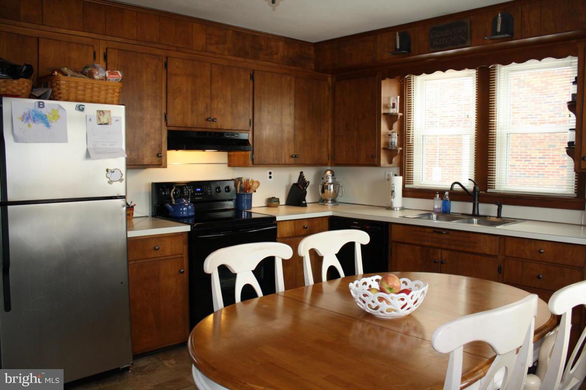 112 Schoeneck Road Ephrata, PA 17522 - Photo 8 of 24