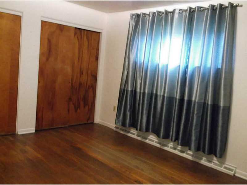 113 Clearview Road Aliquippa, PA 15001 - Photo 11 of 21 Master Bedroom.