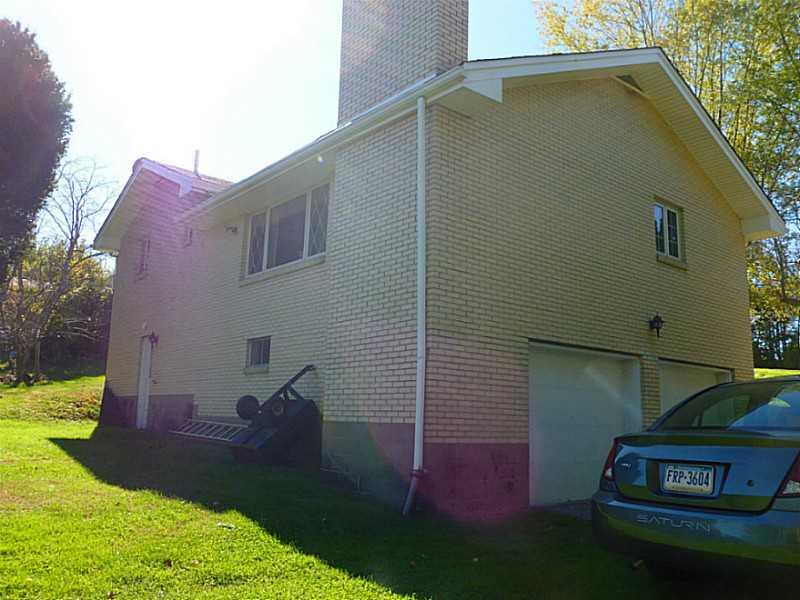 113 Clearview Road Aliquippa, PA 15001 - Photo 5 of 21 Exterior Back.