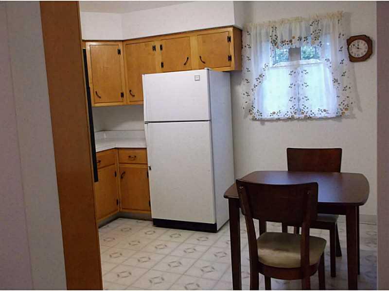 113 Clearview Road Aliquippa, PA 15001 - Photo 9 of 21 Kitchen.