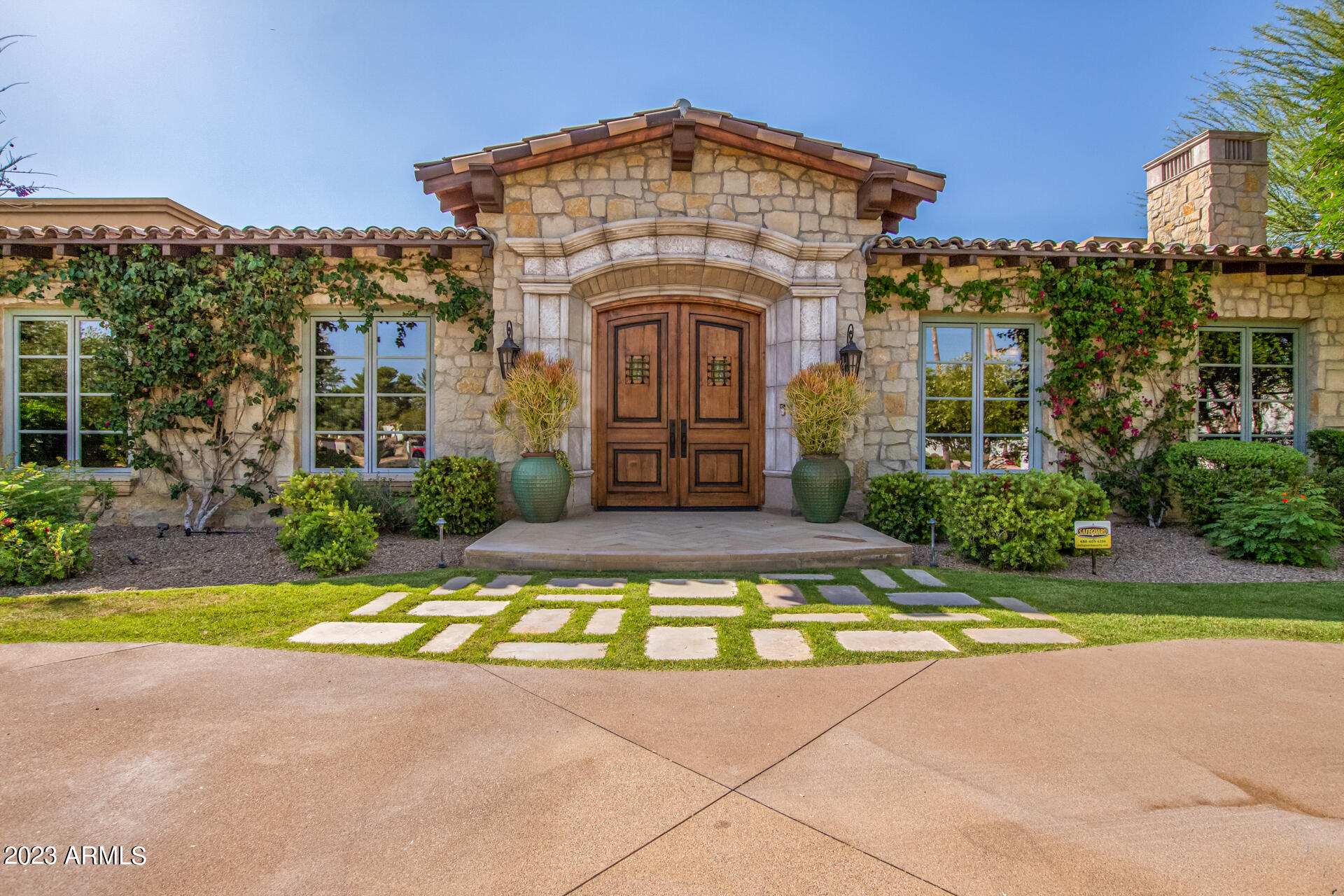 6414 East Maverick Road Paradise Valley, AZ 85253 - Photo 3 of 90 Entrance
