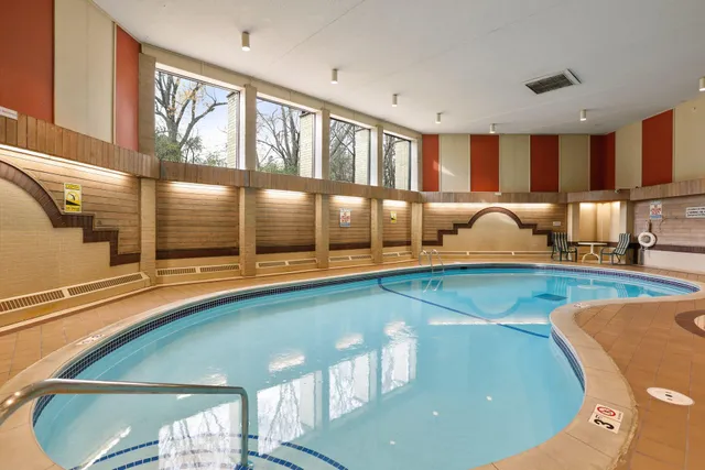 $1,595 | 6730 Vernon Avenue South, Unit 105, Edina, MN 55436