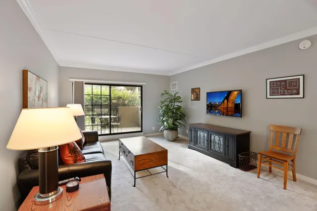$1,595 | 6730 Vernon Avenue South, Unit 105, Edina, MN 55436