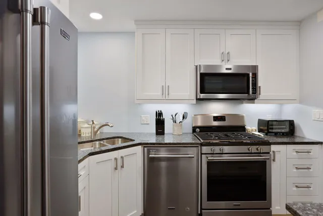 $1,595 | 6730 Vernon Avenue South, Unit 105, Edina, MN 55436