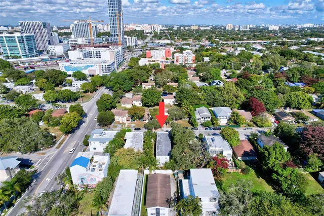 $1,800 | 3676 Oak Avenue, Unit 4, Miami, FL 33133