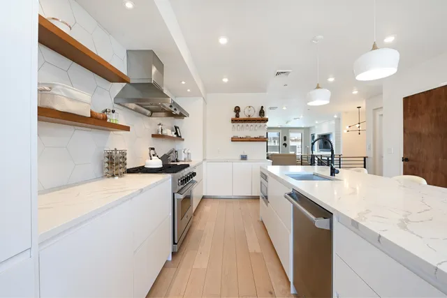 $2,695,000 | 408 Adams Street, Unit 2, Hoboken, NJ 07030