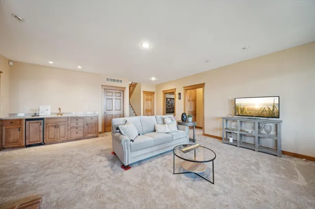 $1,050,000 | N4387 1115th Street, Prescott, WI 54021