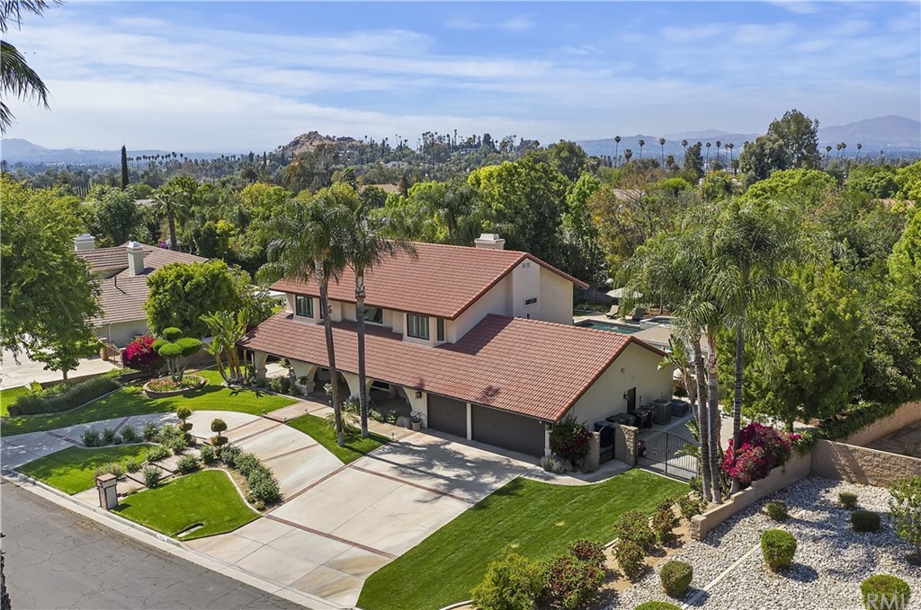 1623 Northhampton Drive Riverside, CA 92506 - Photo 10 of 75