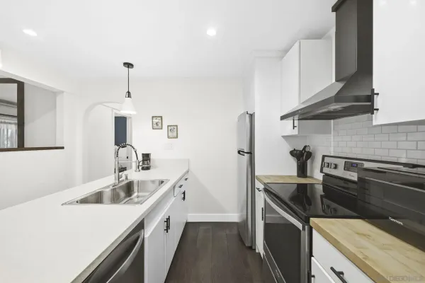 $680,000 | 13788 Ruette Le Parc, Unit D, Del Mar, CA 92014